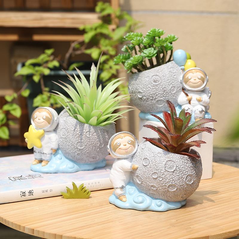 Chậu cây mọng nước hình phi hành gia resin, chậu mini hình hành tinh, trang trí bàn và sân vườn (RG-123)