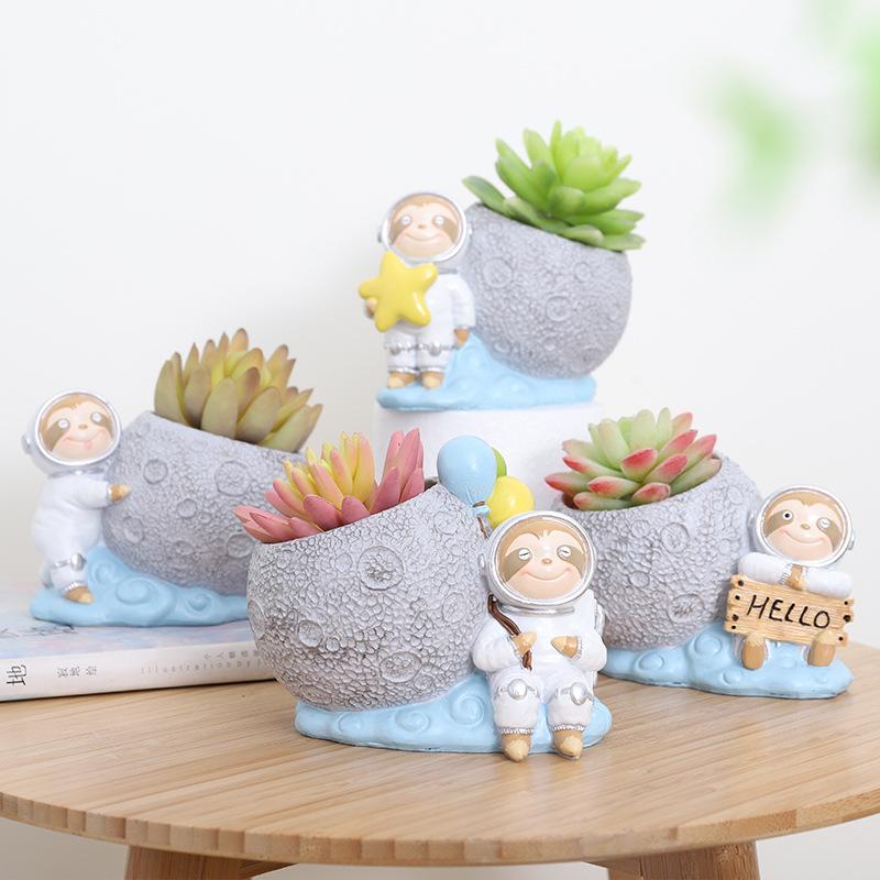 Chậu cây mọng nước hình phi hành gia resin, chậu mini hình hành tinh, trang trí bàn và sân vườn (RG-123)