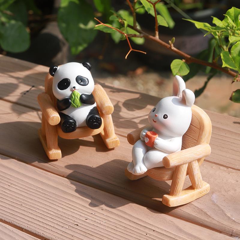 Tượng gấu trúc nằm ghế resin, đồ trang trí bàn văn phòng, đồ chơi giải trí và quà tặng (RG-244)
