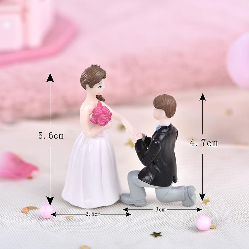 Tiểu cảnh "Marry me" đôi kết hôn trang trí phòng cưới (TZC-809)