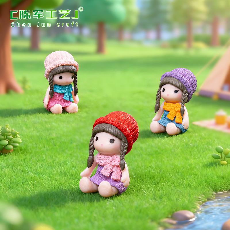 Tiểu cảnh búp bê cô gái đội mũ, quà sinh nhật sáng tạo (ZC-432)